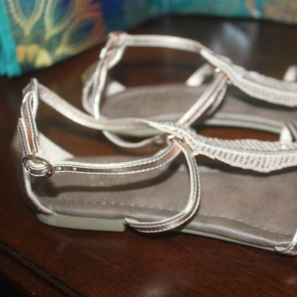 Cato rose gold strappy sandals leaf design w/rhinestones closed heel sz 7 EUC… - Picture 3 of 6